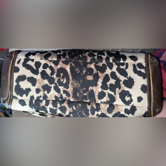 Coach- EUC! Leopard Print π Shoulder Bag - Picture 4 of 9